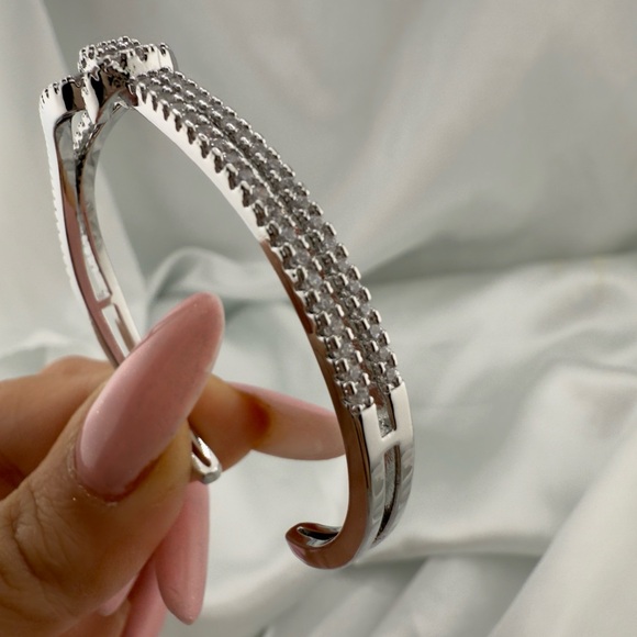 Classic Wedding Silver Crystal Bracelet - Picture 6 of 8